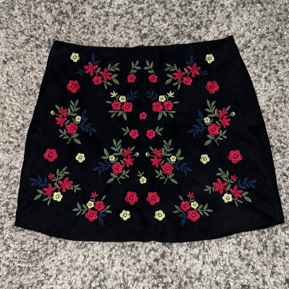 Patterned Forever 21 Skirt Size L